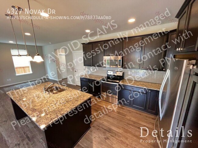 Building Photo - *** Application Pending *** Nice 3 Bedroom...