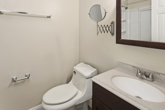 Foto del edificio - 10596 Twin Rivers Rd