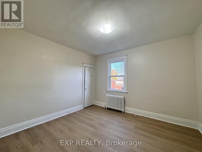 Building Photo - 321 Hunter St E