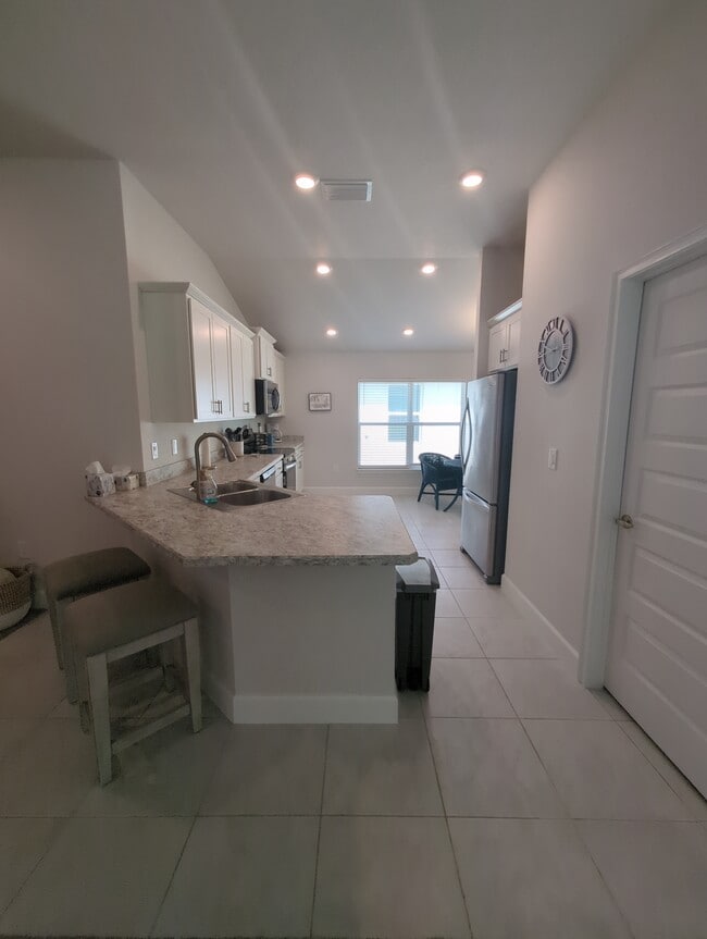 Building Photo - 980 Ibis Cir