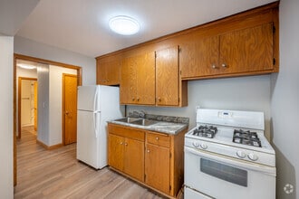 Interior Photo - Lyndale Garden