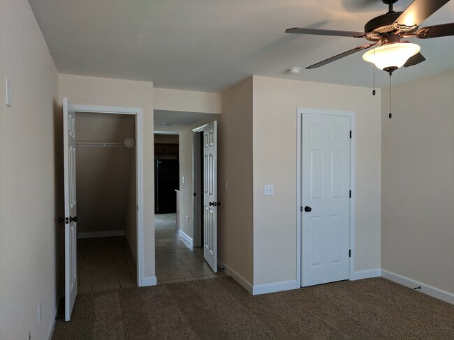 Foto del edificio - 10547 Ellis Rd