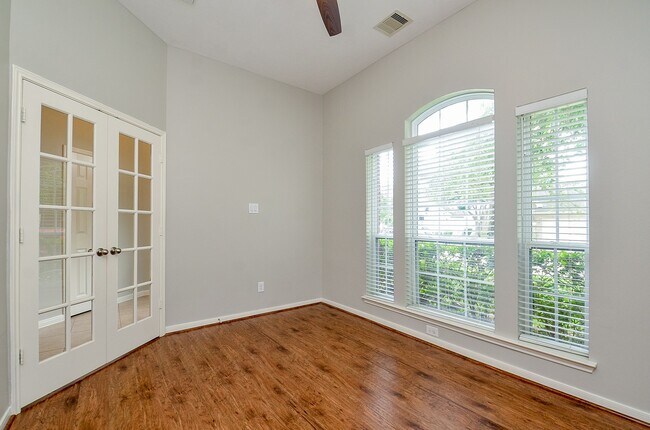 Foto del edificio - 24514 Springwood Glen Ln