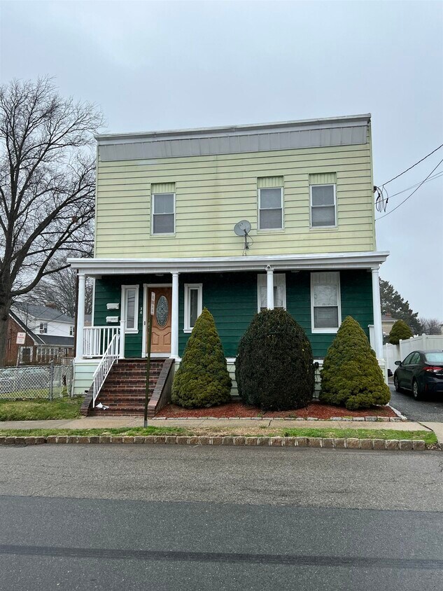 Primary Photo - 36 Meacham St