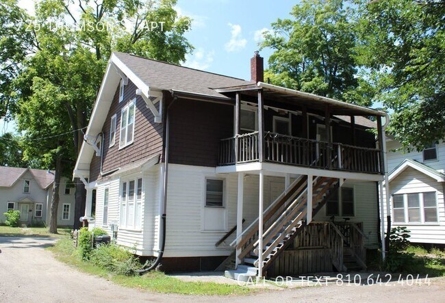 Building Photo - Available Now - Studio apartment in Colleg...