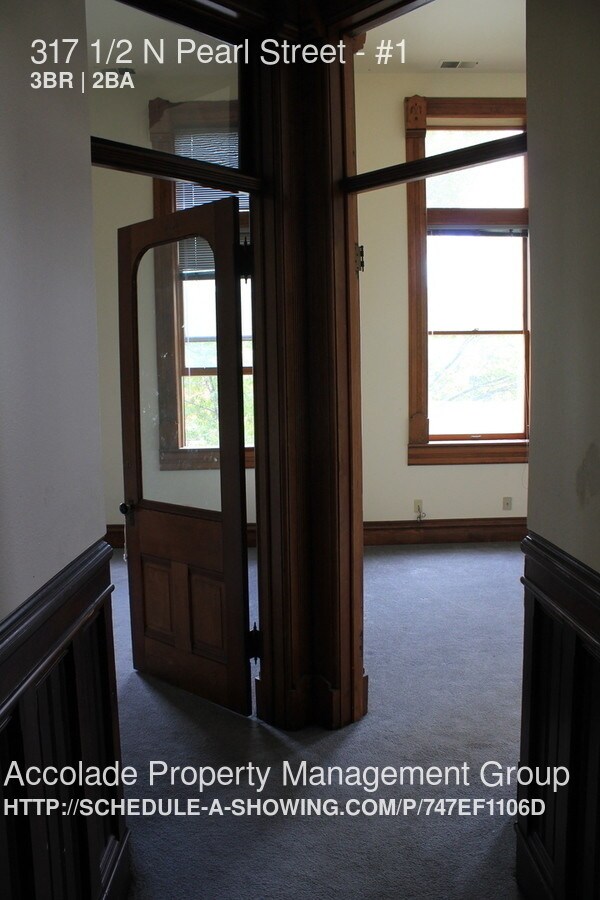 Building Photo - 408 1/2 N Pearl St
