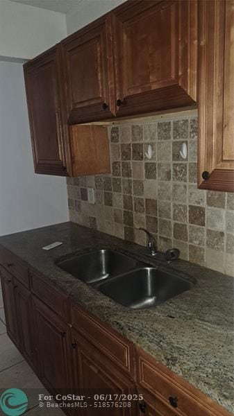 Building Photo - 925 S K St