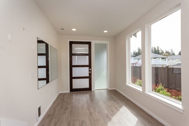Foto del edificio - Spacious Contemporary 4 Bedroom Home in Au...