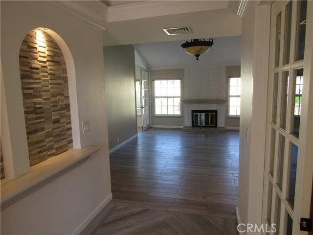 Building Photo - 9471 Flicker Ave