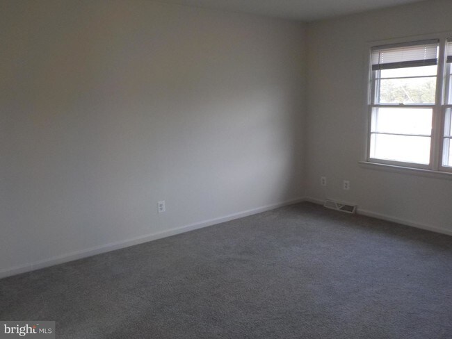 Foto del edificio - 27131 Three Notch Rd