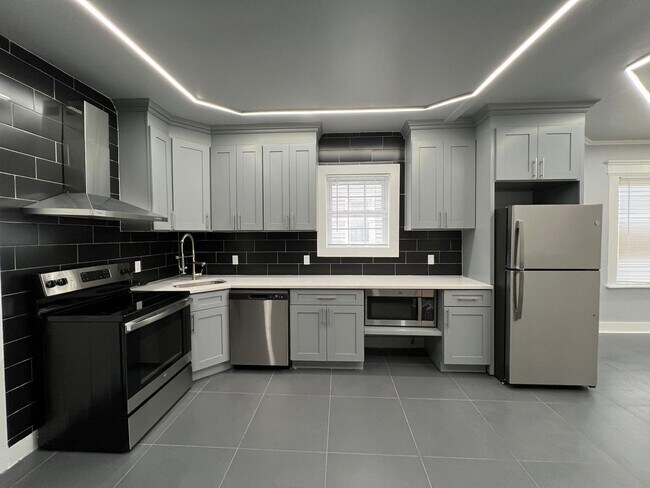 Foto del edificio - 423 Shelton Ave