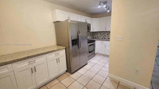 Building Photo - 15649 SW 73rd Cir Terrace