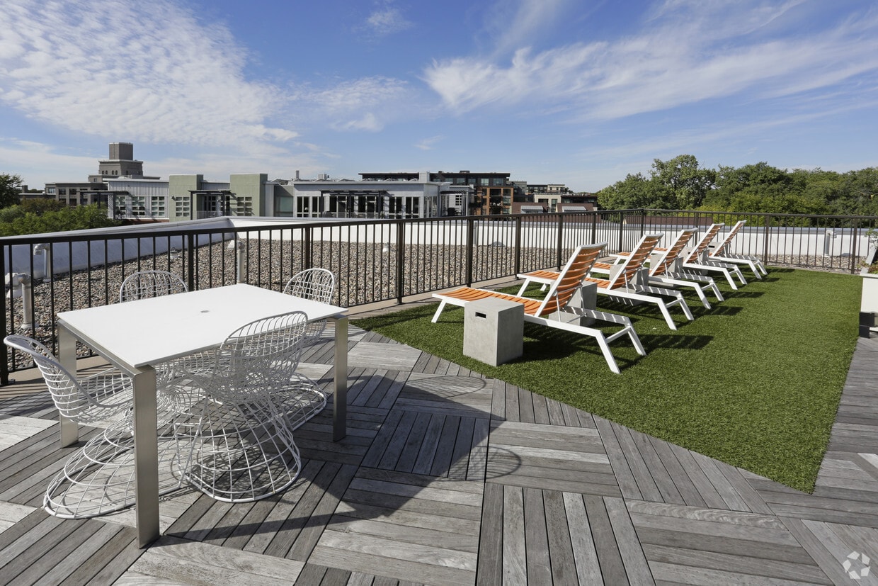 Salón Sky en la azotea - Track 29 Apartments