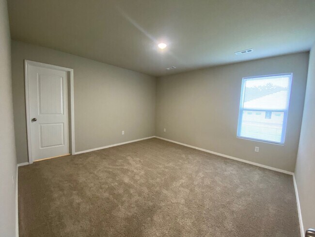 Building Photo - 4520 Olympic Dr