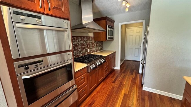 Foto del edificio - 126 Riverside Ln