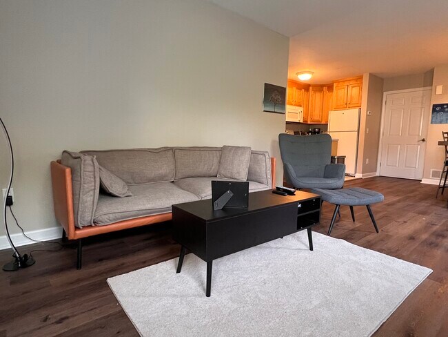 Building Photo - 10 Allison Way