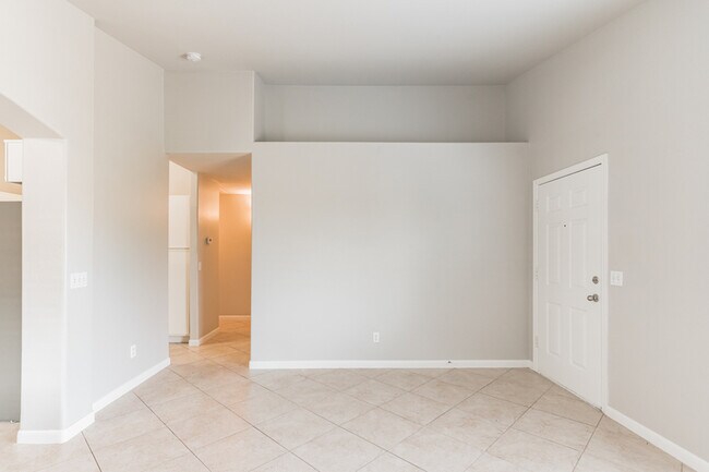 Foto del edificio - 15827 W Adams St