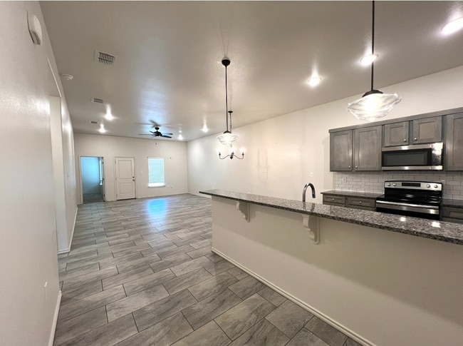 Foto del edificio - "Charming 3-Bed, 2-Bath Home in Lubbock – ...
