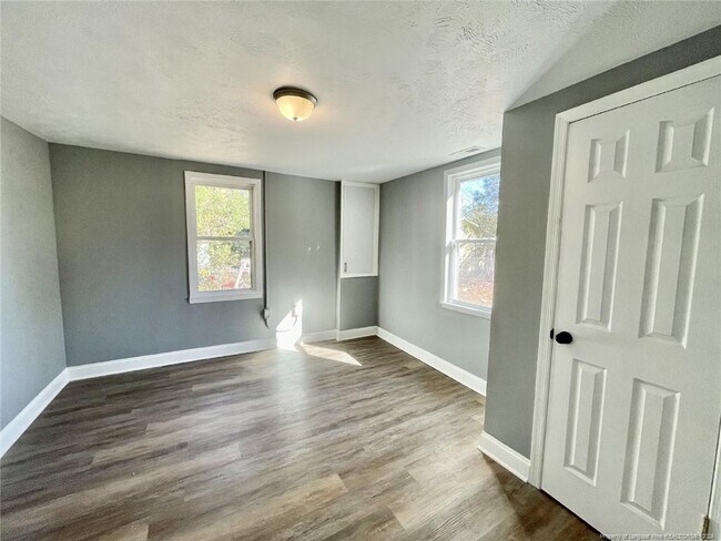 Building Photo - 714 Wilma St