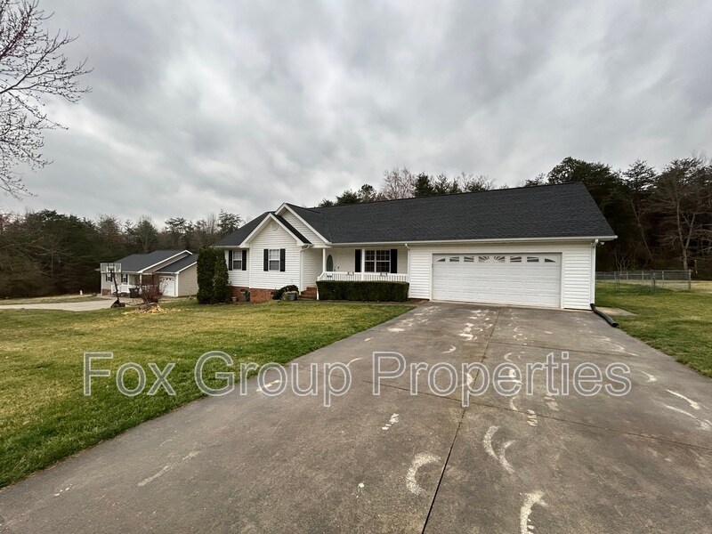 Primary Photo - 158 Westscott Dr