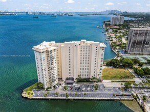 Building Photo - 11111 Biscayne Blvd