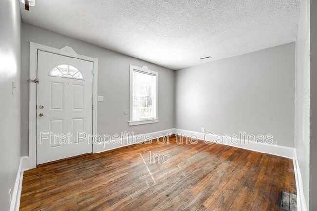 Building Photo - 2517 Hemphill St