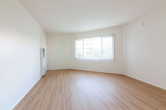 Building Photo - 667-669-669 Levering Ave