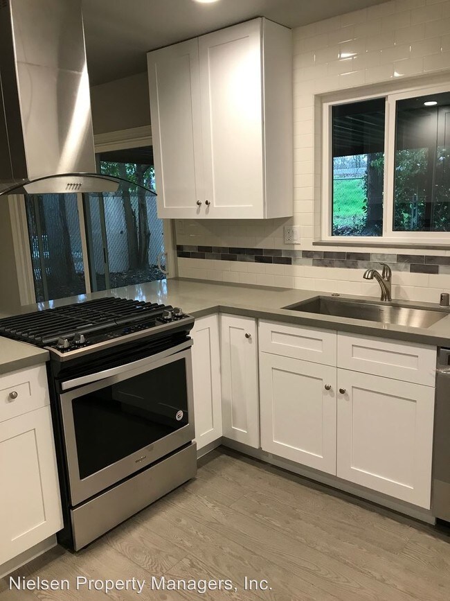 Foto del edificio - 5 br, 2 bath House - 2348 Rogue River Way