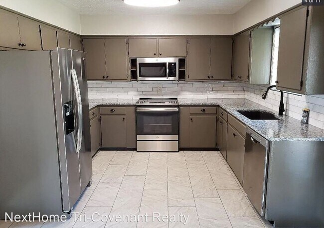 Building Photo - 3 br, 2 bath House - 3829 NW Ferris Ave