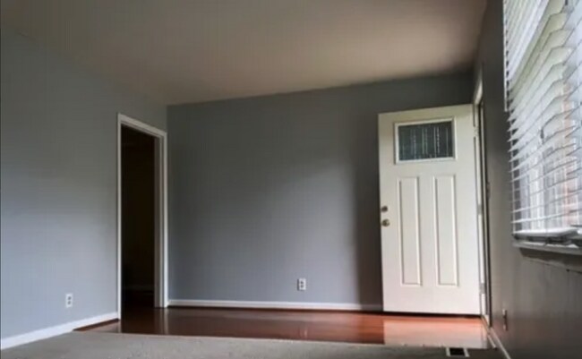 Foto del edificio - 3 bd/2 bth w/huge bonus room. Fenced yard