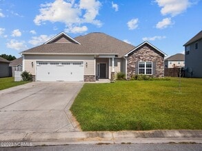 Building Photo - 402 Derrick Dr