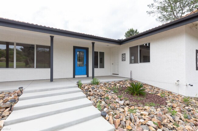 Foto del edificio - 3 br, 2 bath House - 1818 Fuerte Street