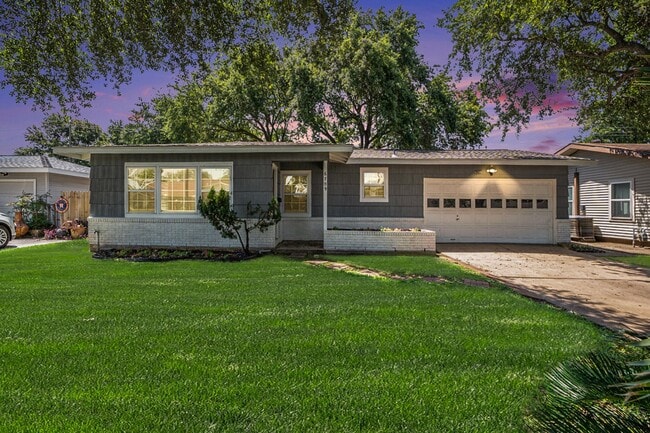 Foto del edificio - 6709 Fairway Dr