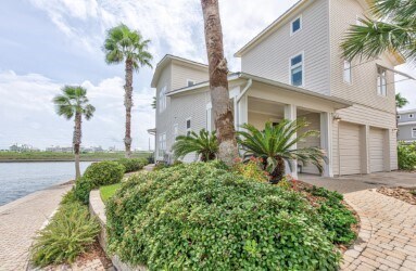 Building Photo - 3700 Island Moorings Pkwy