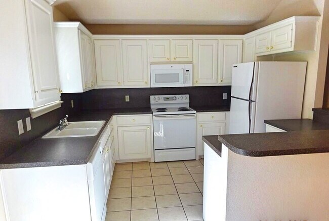 Foto del edificio - Duplex Located East of Frankford On Cul-De-Sac & Near Cooper Elementary!