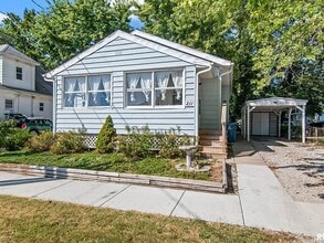 Building Photo - 211 W Vine St