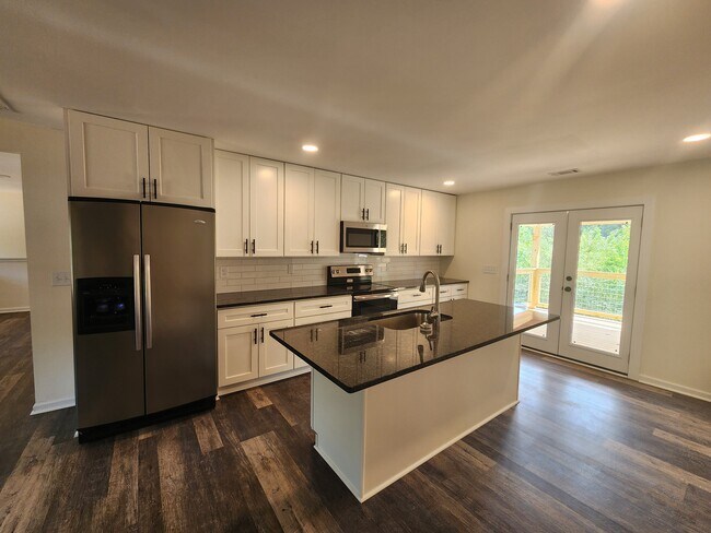Foto del edificio - 6790 Bannister Rd