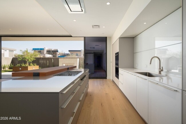 Foto del edificio - 4849 N Camelback Rdg Dr