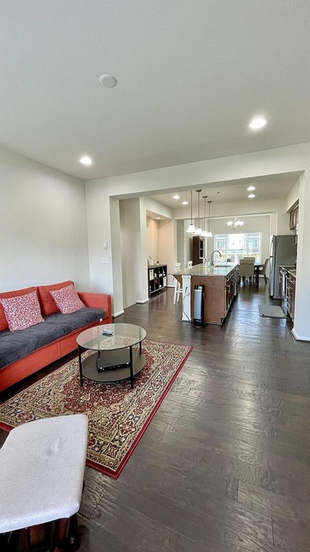 Foto del edificio - Highly sought-after townhome at Mill Creek Meadows with 2 Bed and 2.5 Bath