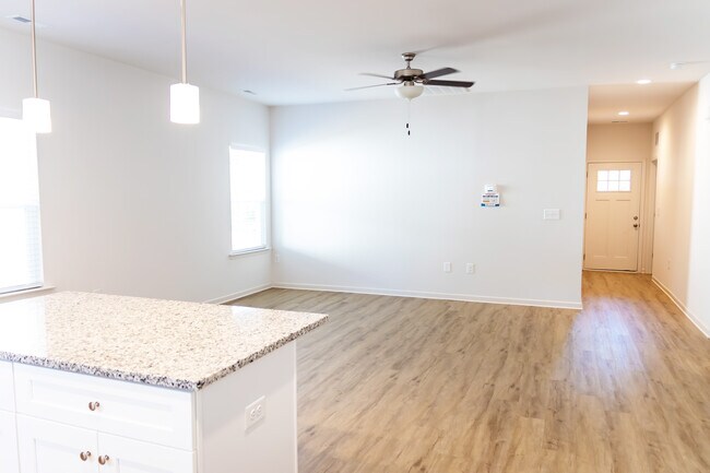 Building Photo - 1615 Martin Ave