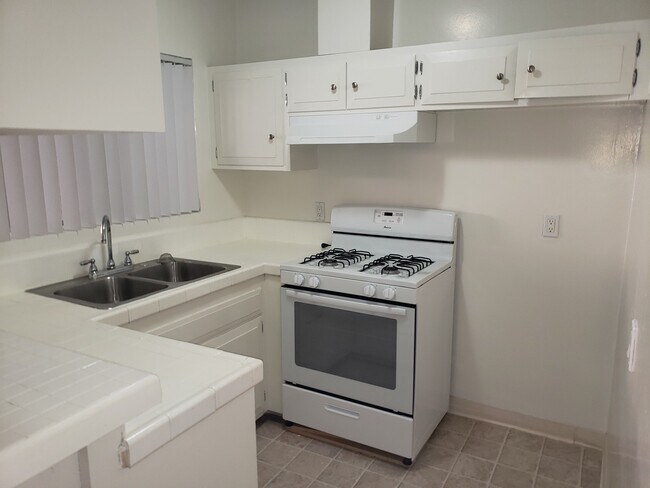 Foto del edificio - 1293 N Garfield Ave