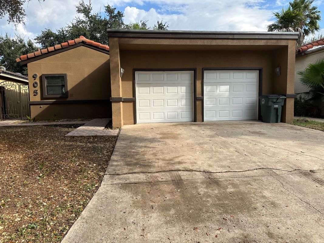 Primary Photo - 905 Colorado Ct