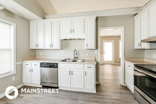 Foto del edificio - 645 Pebble Blvd