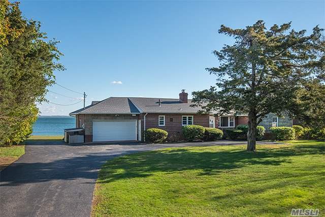 Primary Photo - 6050 Peconic Bay Blvd
