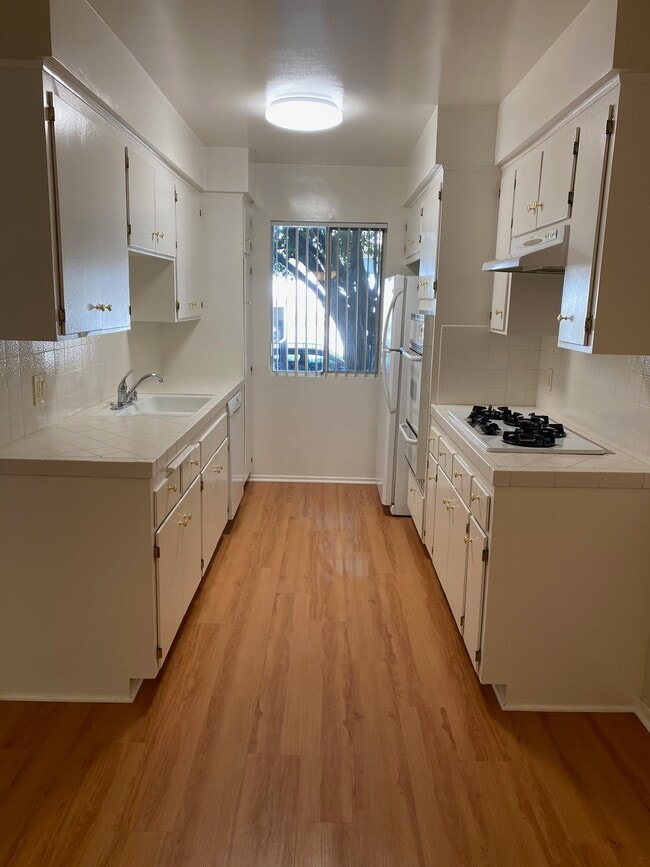 Kitchen - 11660 Texas Ave