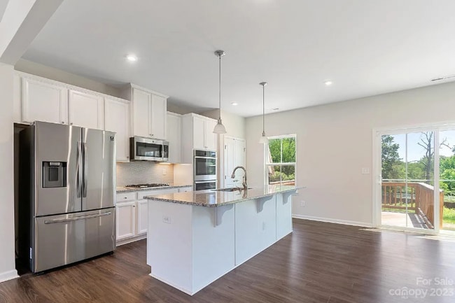 Building Photo - 2523 Grantham Place Dr