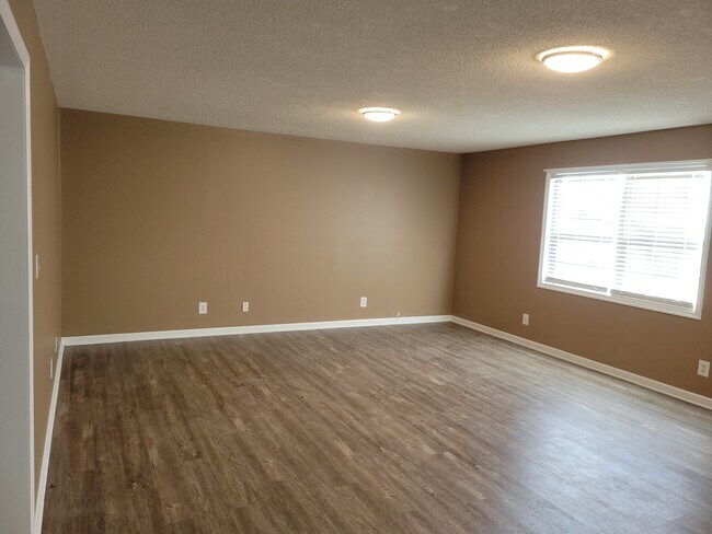 Foto del edificio - 64 Howard Carr Rd