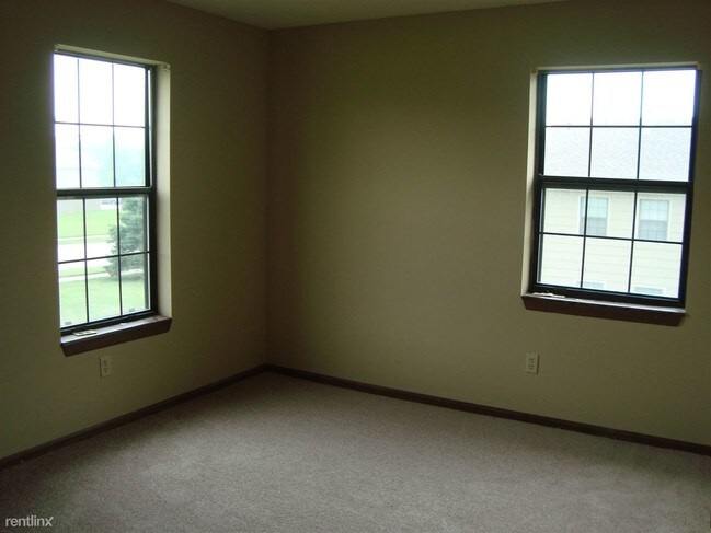 Building Photo - 1560 E 125th St