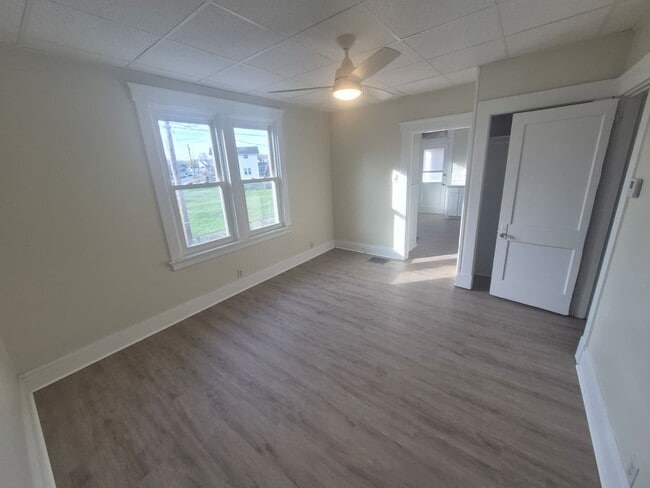 Building Photo - 2765 Alexandria Ave