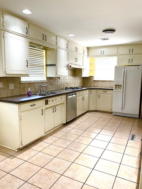 Primary Photo - 5700 NW 50th St